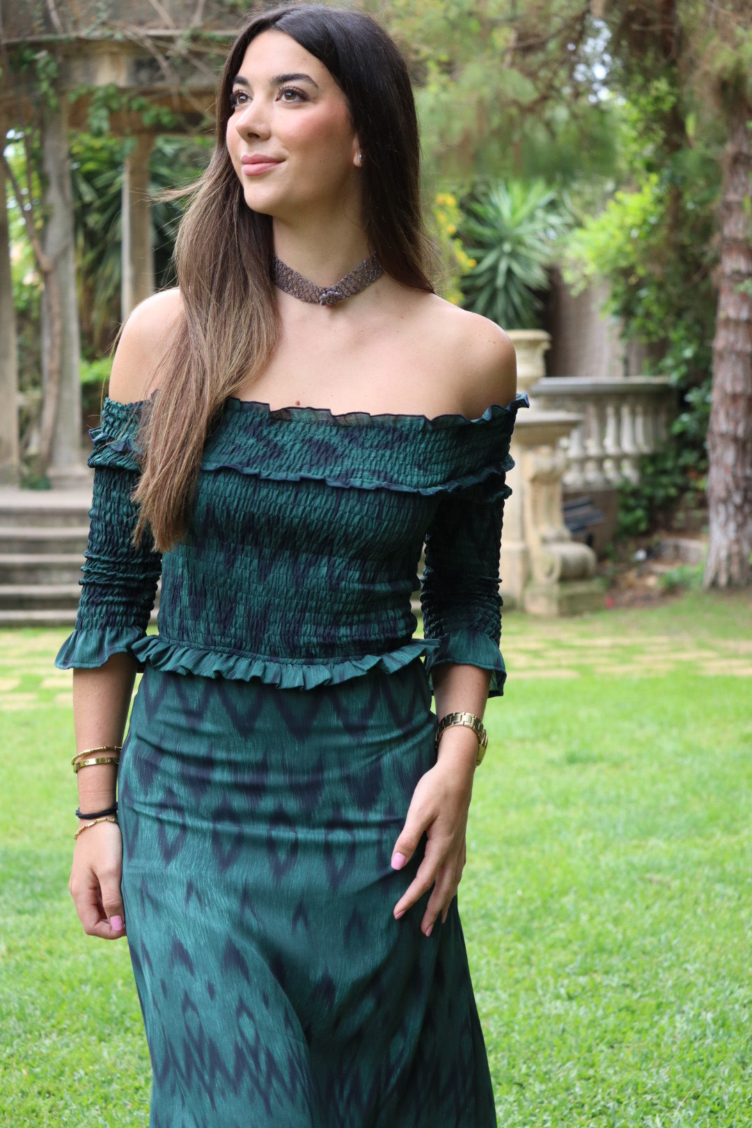 Vestido midi escote bardot con fruncido