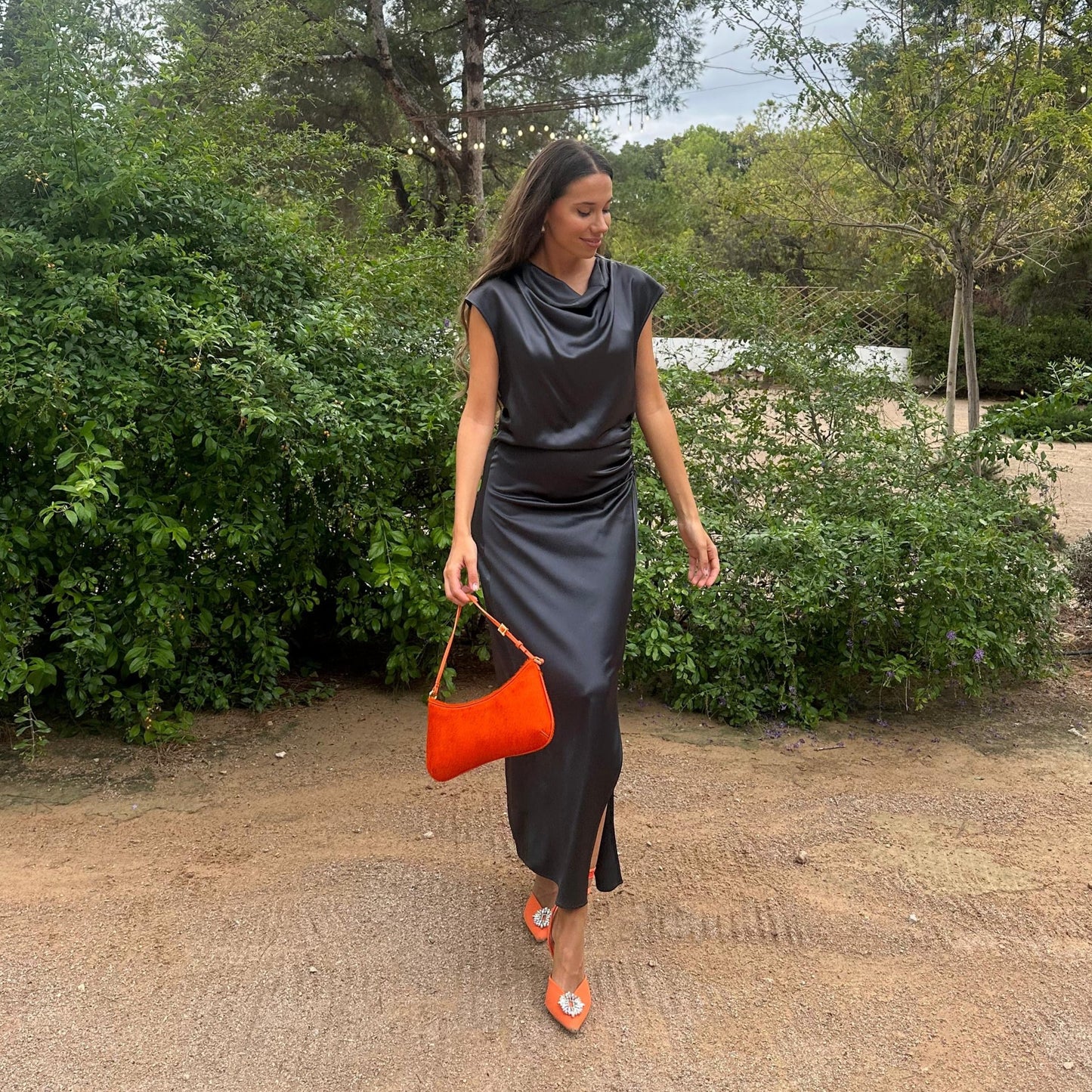 Vestido midi con costura lateral