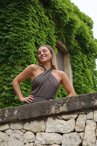 Coosy - Vestido midi asimétrico con cuello halter