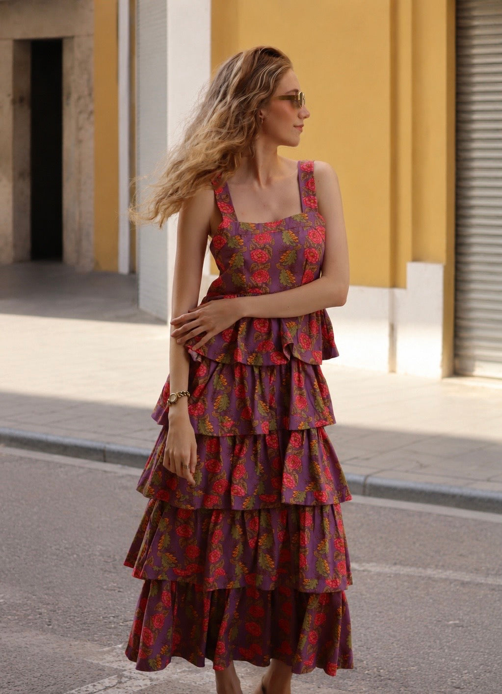Sfera - Vestido midi con volantes y estampado floral