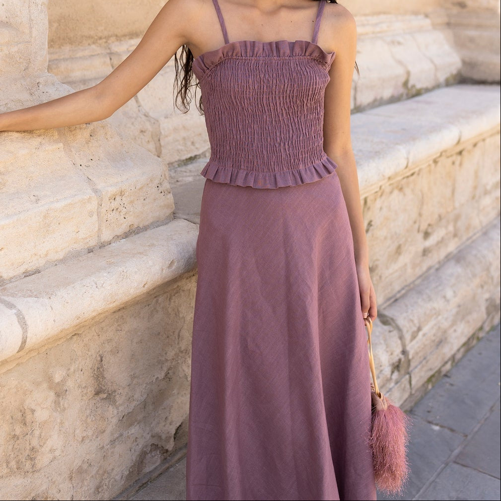 Vestido midi con cuerpo fruncido malva